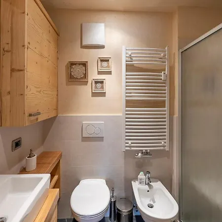 Penthouse 3 Bedrooms Sauna Hot Tub * بيلونو
